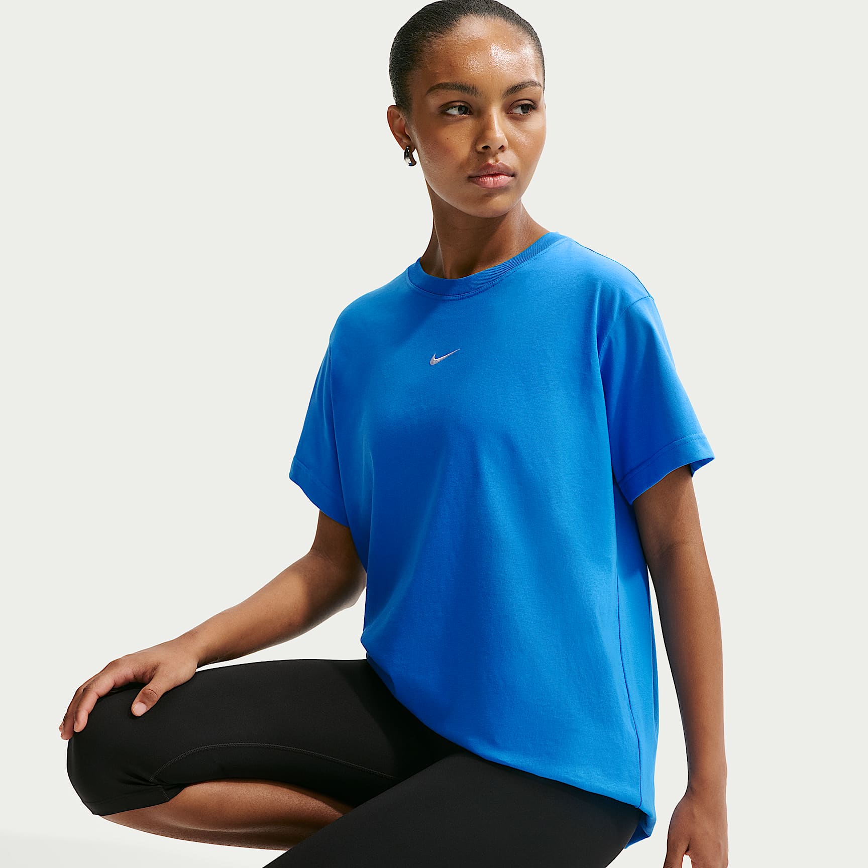Nike Sportswear Classic Women's Oversized T-Shirt. Nike.com